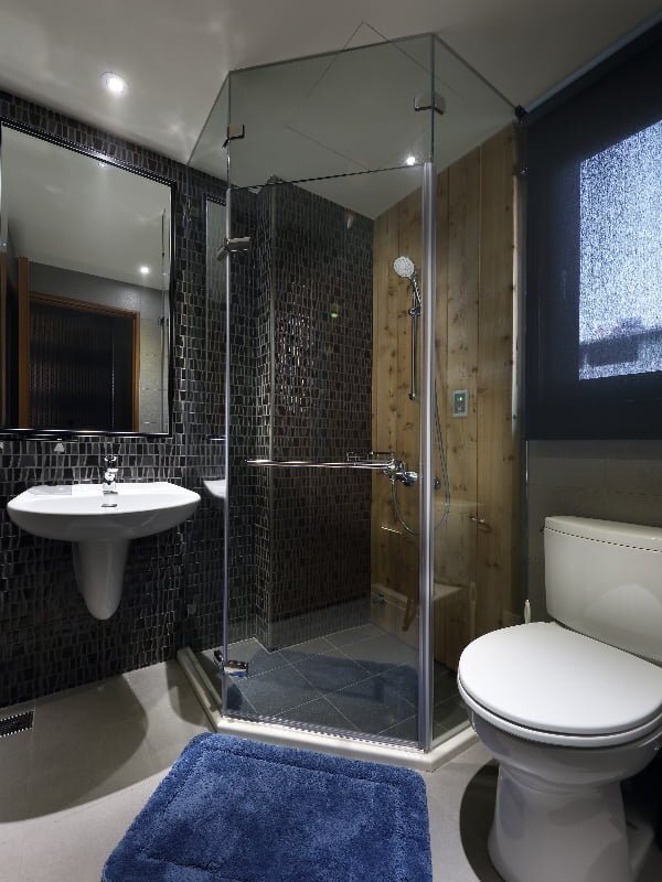 Glazier Willagee Fremantle Glaziers 10 Willagee Shower Screens
